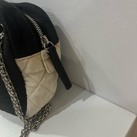 Authentic Vintage Chanel Bag - Picture 4 of 10